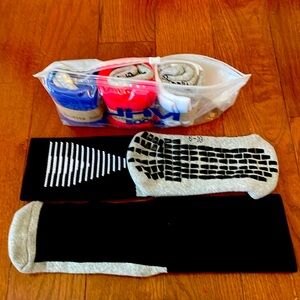 *New Grippy Socks Youth 6-10 set of 4